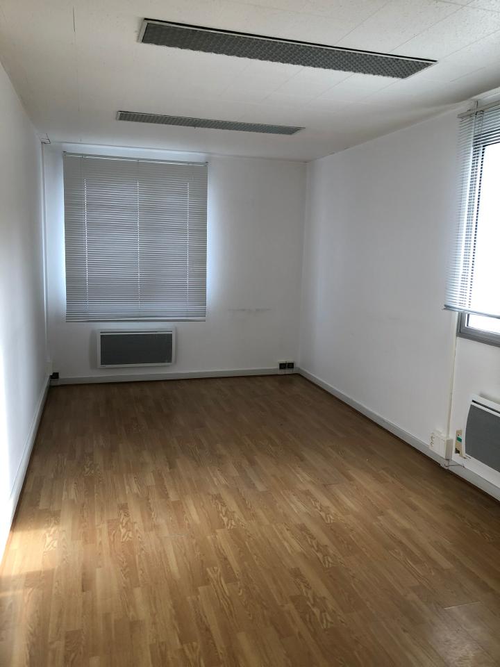 Bureau Saint-Avertin 142m² Location bureau Saint-Avertin Indre-et-Loire OLBUR2113738 3